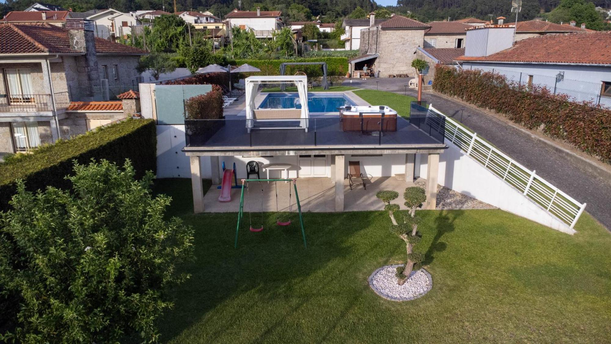 Villa Moura - Pool & Jacuzzi Povoa de Lanhoso ภายนอก รูปภาพ